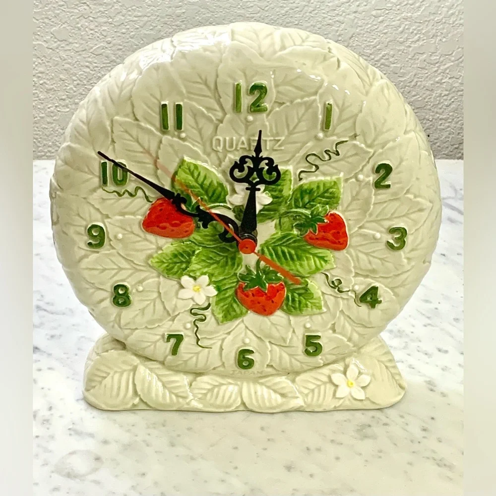 SEARS ROEBUCK CO CLOCK STRAWBERRY COORDINATES CERAMIC VINTAGE 1981 QUARTZ JAPAN